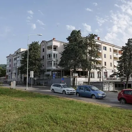 Apartment 5 Min Walk To Beach, 2x Queen Bed, 2x Ac, Garage Izola